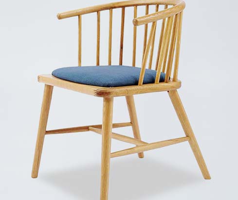 DC08 Wooden Upholstered Windsor Chair With Armrest